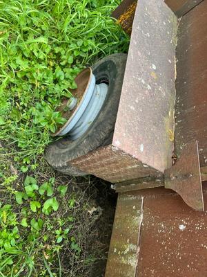 Sale Photo Thumbnail #11: Heavy duty, metal trailer, NO Title, One of the tires is off the bead. 10‘ x 7