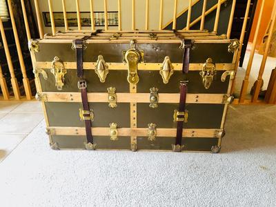 NEAT OLD STEAM TRUNK