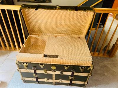 NEAT OLD STEAM TRUNK
