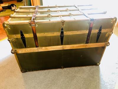 NEAT OLD STEAM TRUNK