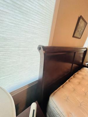 MARSEILLE COLLECTION KING SIZE SLEIGH BED WITH SLEEP NUMBER MATTRESS SYSTEM BY SELECT COMFORT