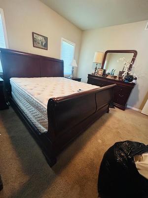 MARSEILLE COLLECTION KING SIZE SLEIGH BED WITH SLEEP NUMBER MATTRESS SYSTEM BY SELECT COMFORT