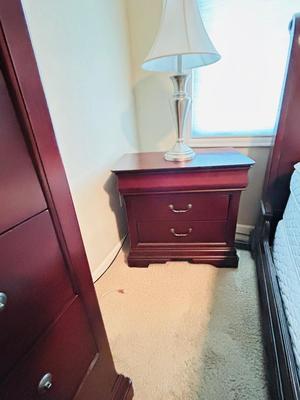 3 DRAWER NIGHT STAND AND BRUSHED NICKEL LAMP