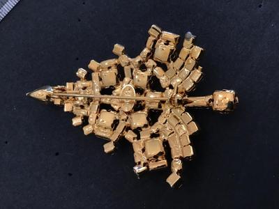 Vintage OTC Gorgeous Holiday Christmas Tree Brooch