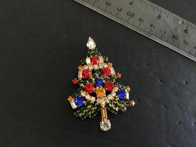 Vintage OTC Gorgeous Holiday Christmas Tree Brooch