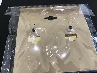 Vintage Best NIB. Earrings