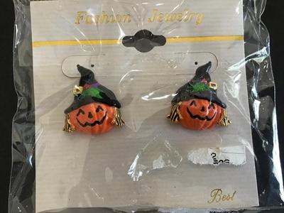 Vintage Best NIB. Earrings