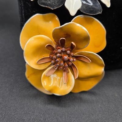 LOT 1J: Beautiful Vintage Brooches