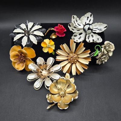 LOT 1J: Beautiful Vintage Brooches