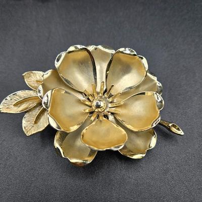 LOT 1J: Beautiful Vintage Brooches