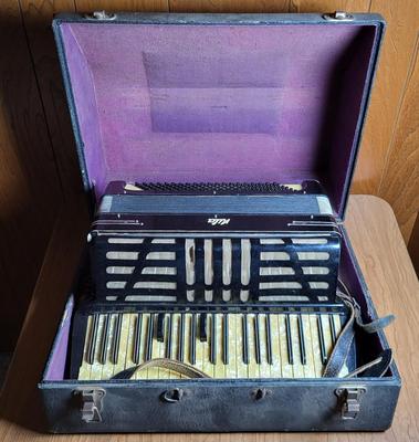 LOT 80X: Vintage Accordion with Geib Carrying Case