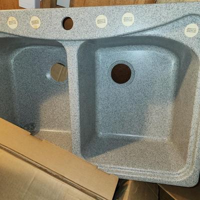 Moenstone 28350GN Dual Sink NOS