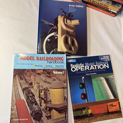 Lionel Train Catalogs and Other Model Trains Books (LR-BM)