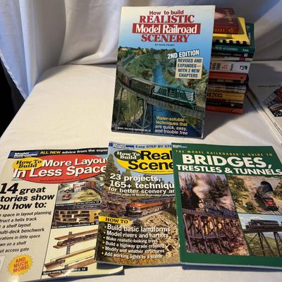 Lionel Train Catalogs and Other Model Trains Books (LR-BM)