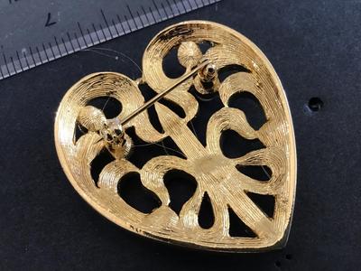 Beautiful Gold Tone Brooch