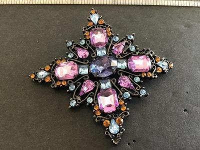 Beautiful Fashion Brooch