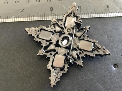 Beautiful Fashion Brooch
