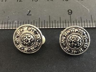 Liz co Clip on Earrings