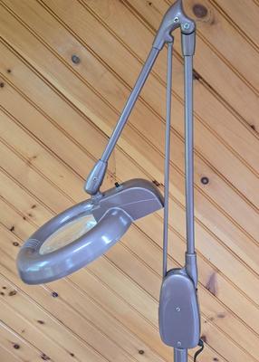 LOT 74P: Vintage Dazor Magnifying Lamp