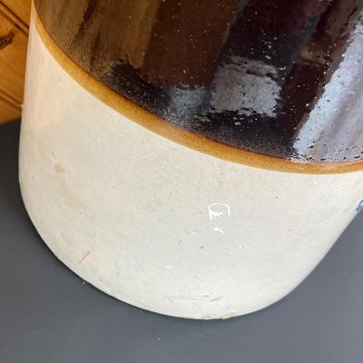 LOT 82P: Large Vintage Crock