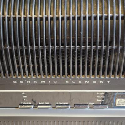 LOT 93: Lasko Ceramic Space Heater