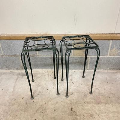G942 Pair Of Two Metal Side Stands