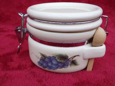 Beautiful ceramic 3 piece canister set. Locking lids,. Look like new/unused.
