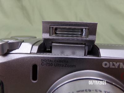 Olympus 4MP digital zoom camera. C-750 Ultra-Zoom in OEM box.