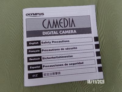 Olympus 4MP digital zoom camera. C-750 Ultra-Zoom in OEM box.