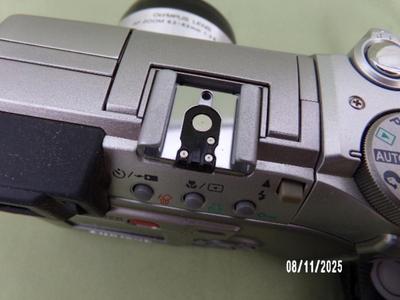 Olympus 4MP digital zoom camera. C-750 Ultra-Zoom in OEM box.