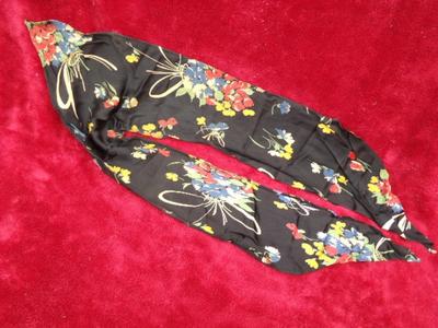 Five VERY OLD vintage ladies hats and a silk summer shawl in a box