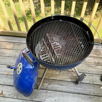 O950 Weber Grill With New Cover