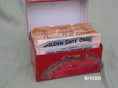 OLD recipe box, filled w/hand written cards &clipped-out recipes