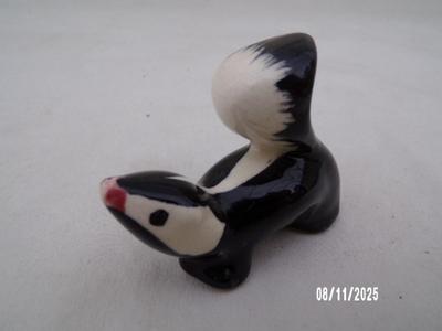 Collection of small ceramic pieces, animals.