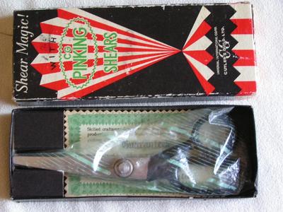 VTG/antique Like NEW IN BOX. Shear Magic! CG Pinking Shears.