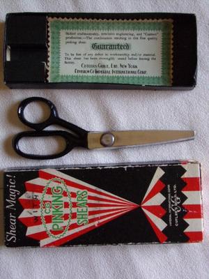 VTG/antique Like NEW IN BOX. Shear Magic! CG Pinking Shears.