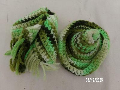 Hot Sauce bottle cover/cozy. Nicely crocheted 2 piece set for ANY bottle!