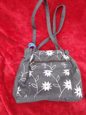 Denim 3 piece set, hand bag, clutch & change purse. Cute!