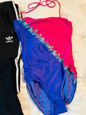 LADIES ACTIVE WEAR