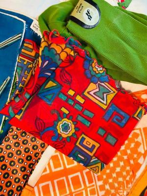 VINTAGE SCARVES
