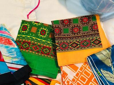 VINTAGE SCARVES