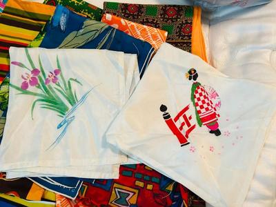 VINTAGE SCARVES