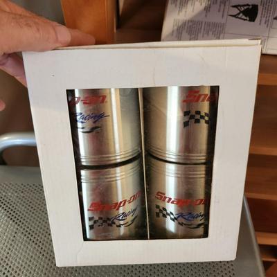 Snap-On Metal Tin Lunch Box Pail & 4 insulated Beer Soda can Holders All NOS
