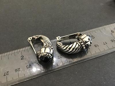 Nice Vintage Clip on Earrings