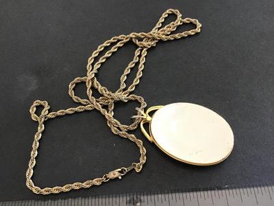 Vintage Pendant With Chain