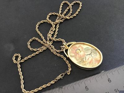 Vintage Pendant With Chain