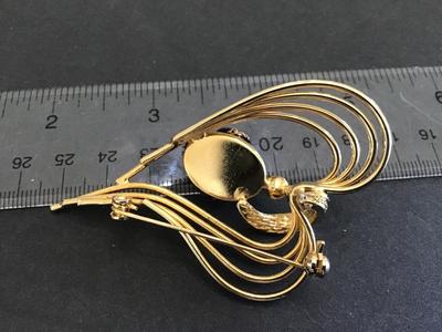 Unique Heart Rhinestone chain Braid Brooch