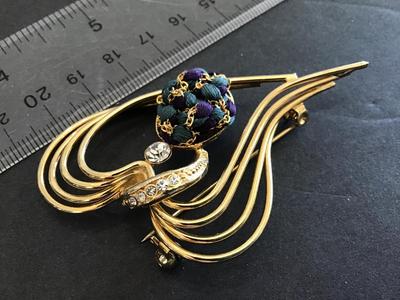 Unique Heart Rhinestone chain Braid Brooch