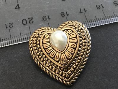 Tawain Vintage Heart Brooch