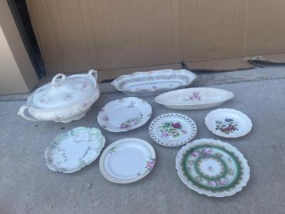 Sale Photo Thumbnail #512: Antique 1800's Porcelain Dish + Various Porcelain Dishes (Lot of 9)